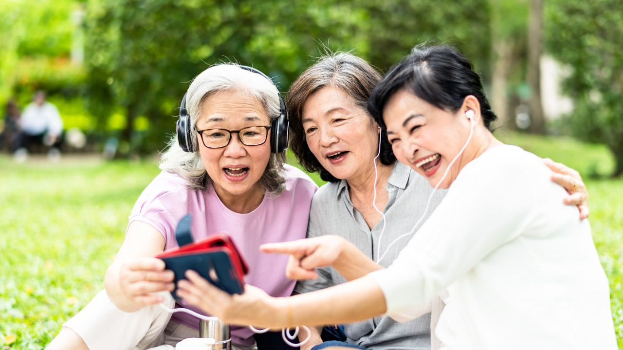 How Singapore's $1,560 – $1,670 Monthly Payment Helps Low-Income Seniors and Workers