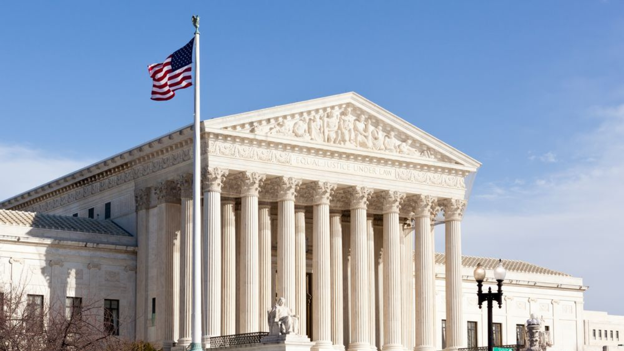 Legal Debate: Can Federal Courts Certify a Class Action with Plaintiffs Who Haven't Been Harmed?